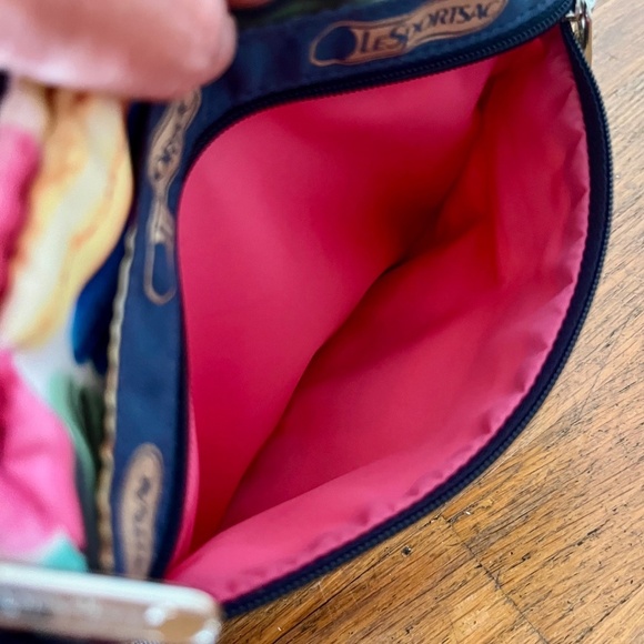 NWOT Rare LeSportsac Crossbody Macaron Bag - Picture 5 of 6